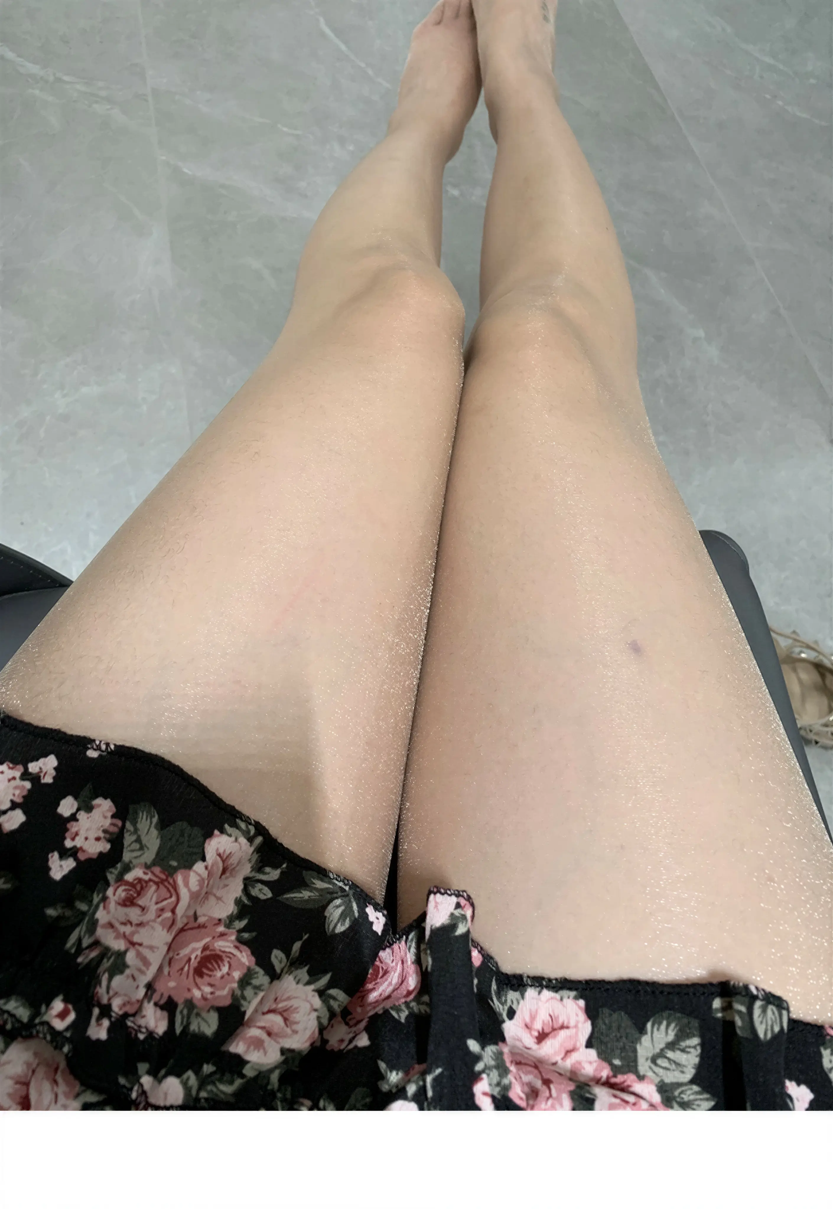 陈佩奇 – 碎花裙肉腿 14P